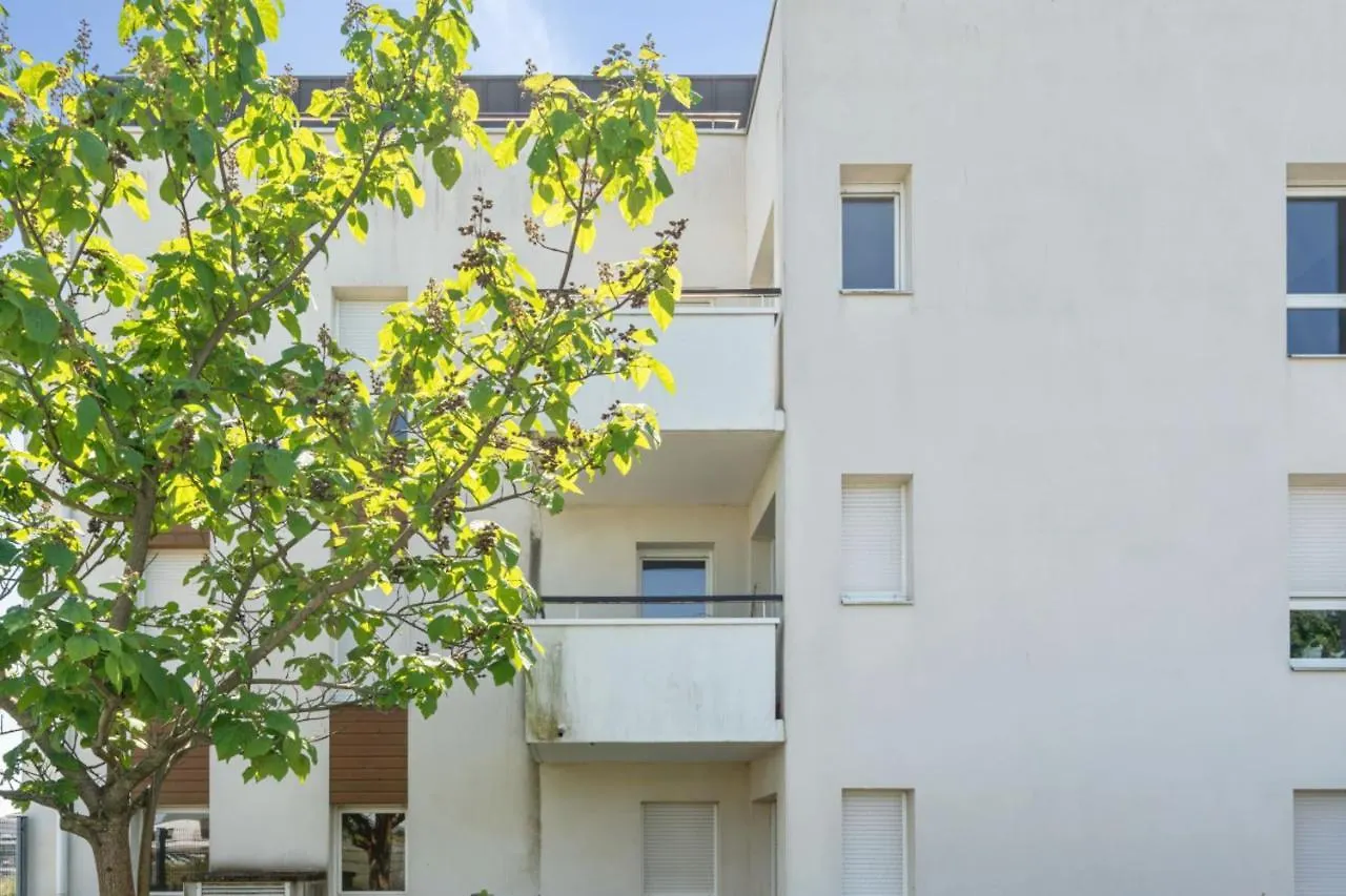 Nice Flat W Balcony And Garage In Vannes 5 Min To The Beach - Welkeys Apartment