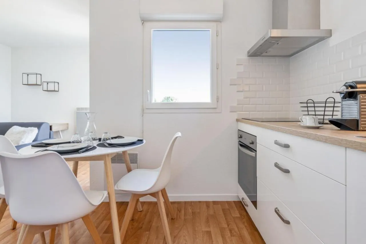 Nice Flat W Balcony And Garage In Vannes 5 Min To The Beach - Welkeys Apartment