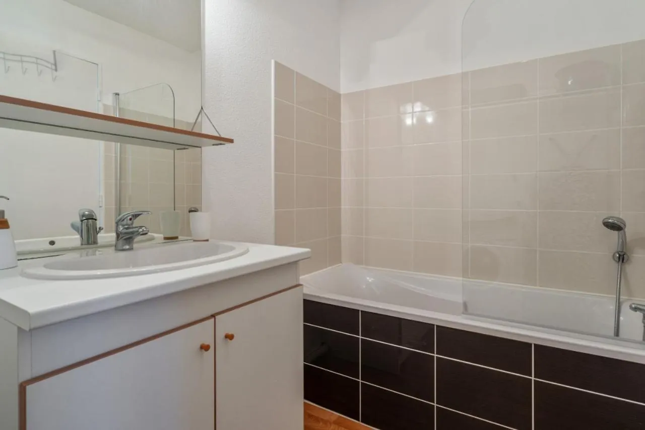 Nice Flat W Balcony And Garage In Vannes 5 Min To The Beach - Welkeys Apartment